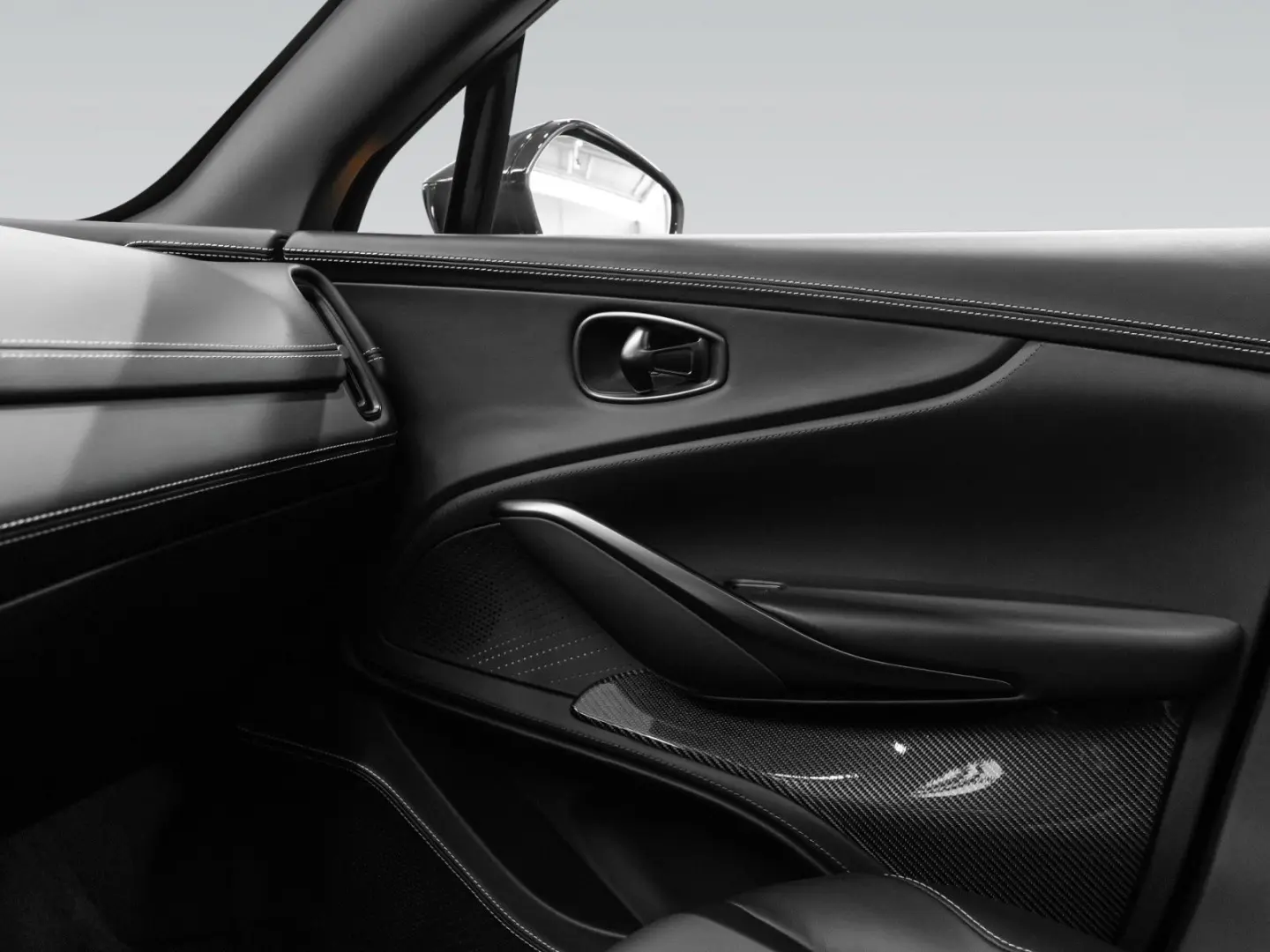 DBX 707   Q Carbon Interieur   Premium Audio