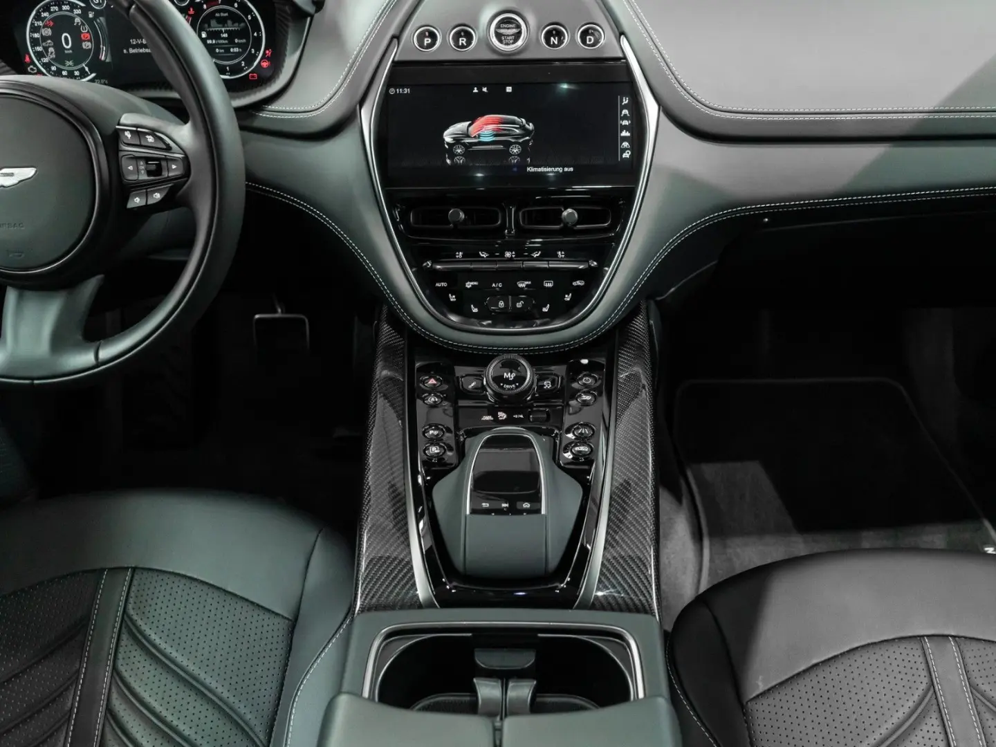 DBX 707   Q Carbon Interieur   Premium Audio