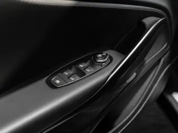 DBX 707   Q Carbon Interieur   Premium Audio