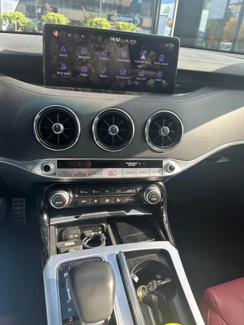 Kia Stinger 3.3 T-GDI 8AT AWD GT