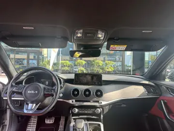 Kia Stinger 3.3 T-GDI 8AT AWD GT