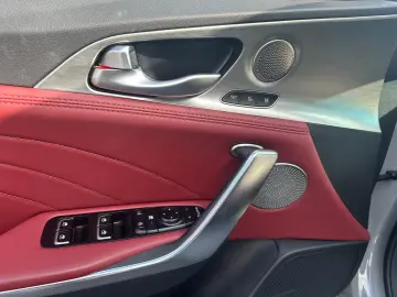 Kia Stinger 3.3 T-GDI 8AT AWD GT