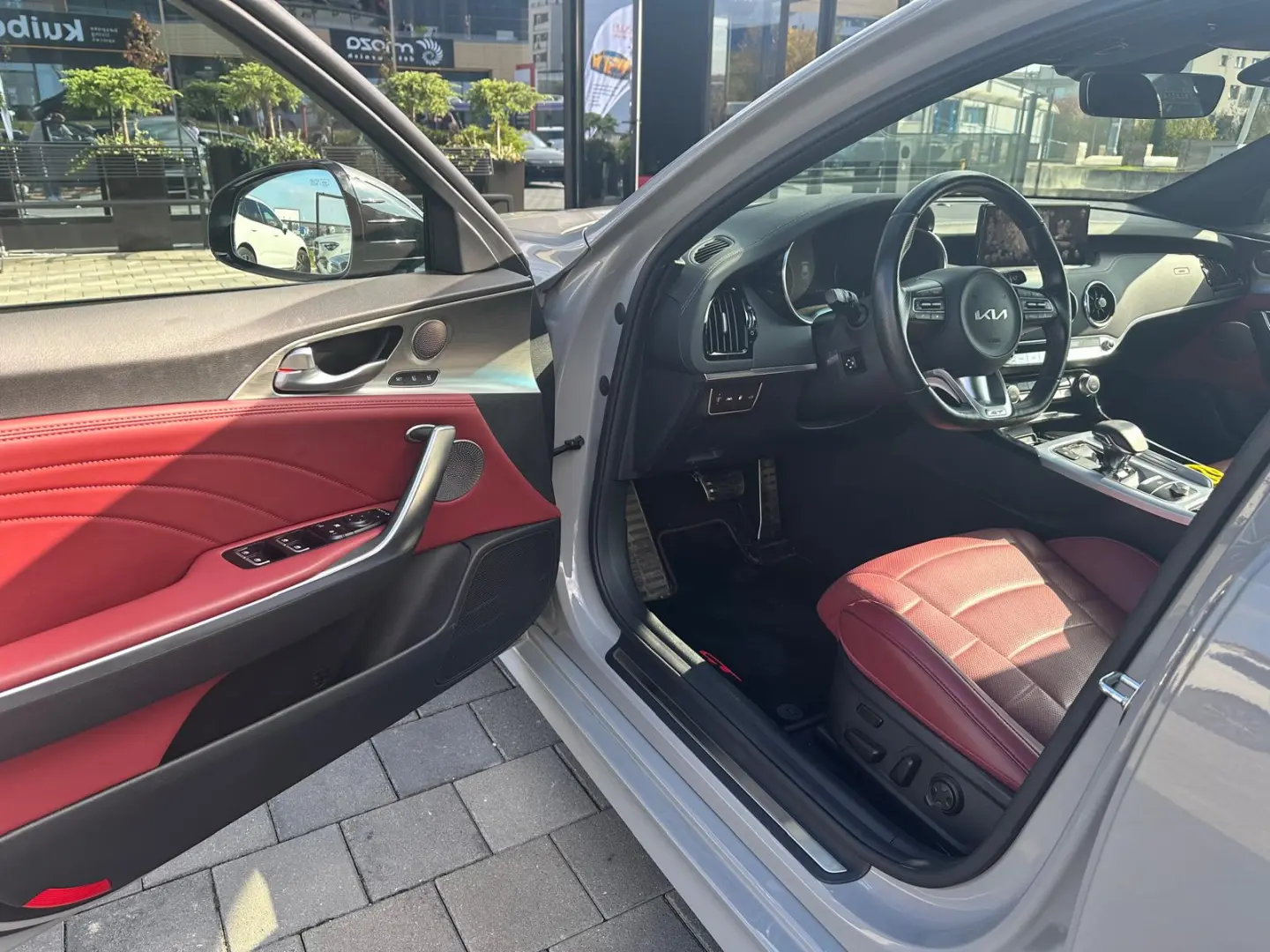 Kia Stinger 3.3 T-GDI 8AT AWD GT