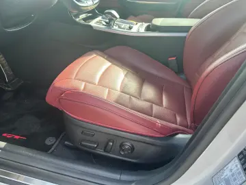 Kia Stinger 3.3 T-GDI 8AT AWD GT