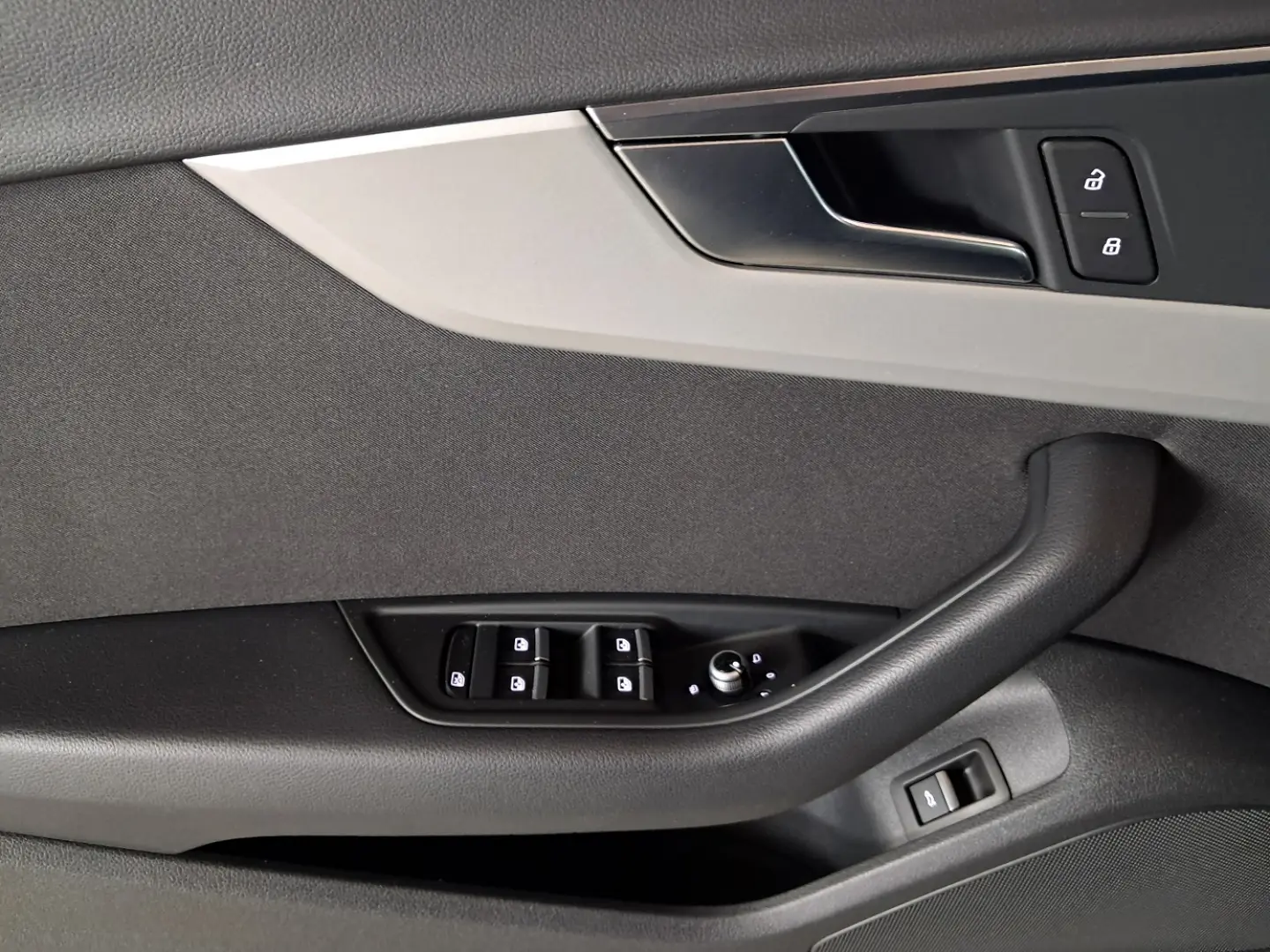 AUDI A4 35TFSI MHEV - HYBRID