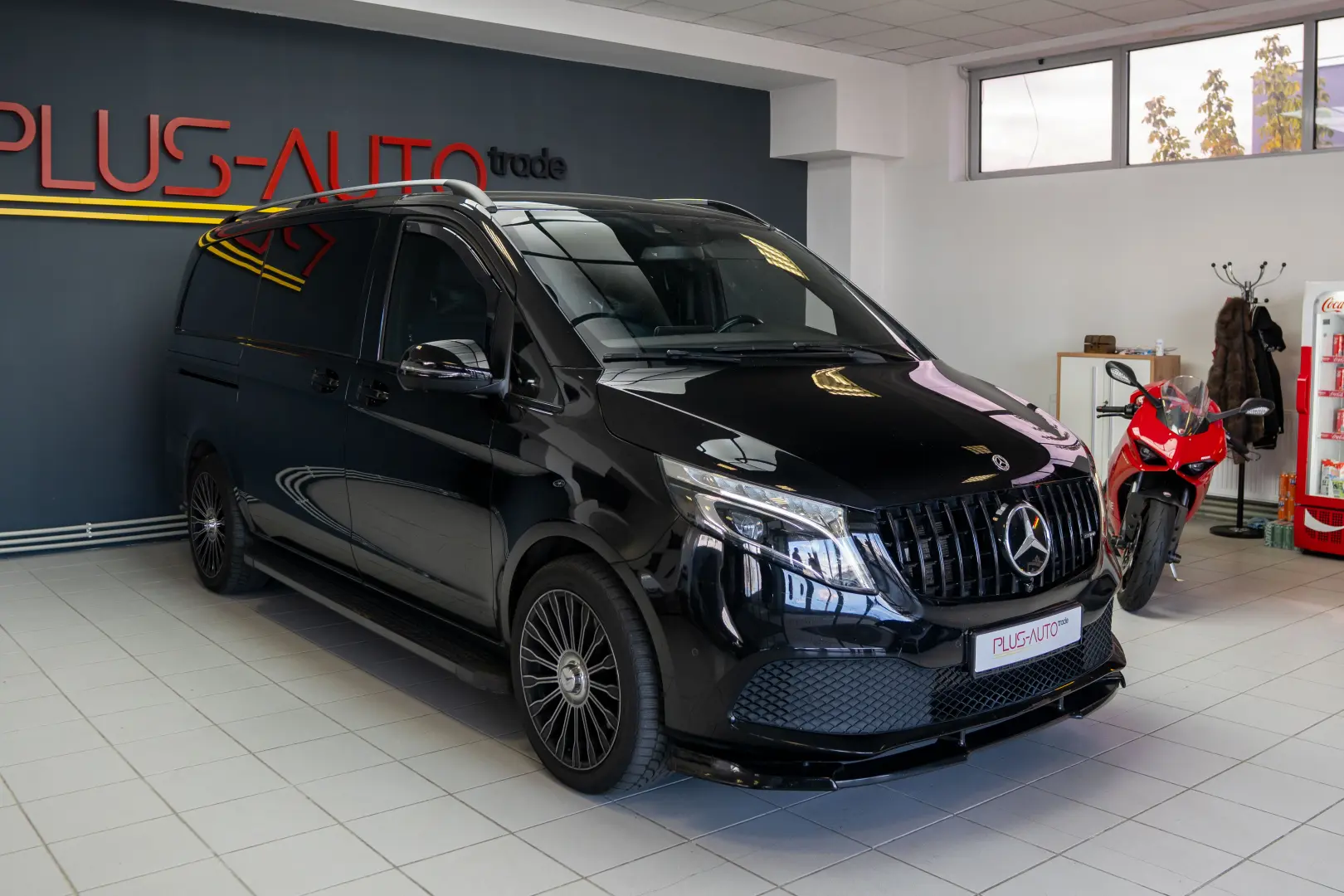 Mercedes-Benz V 300 d Combi Lung 237 CP AWD 9AT AVANTGARDE