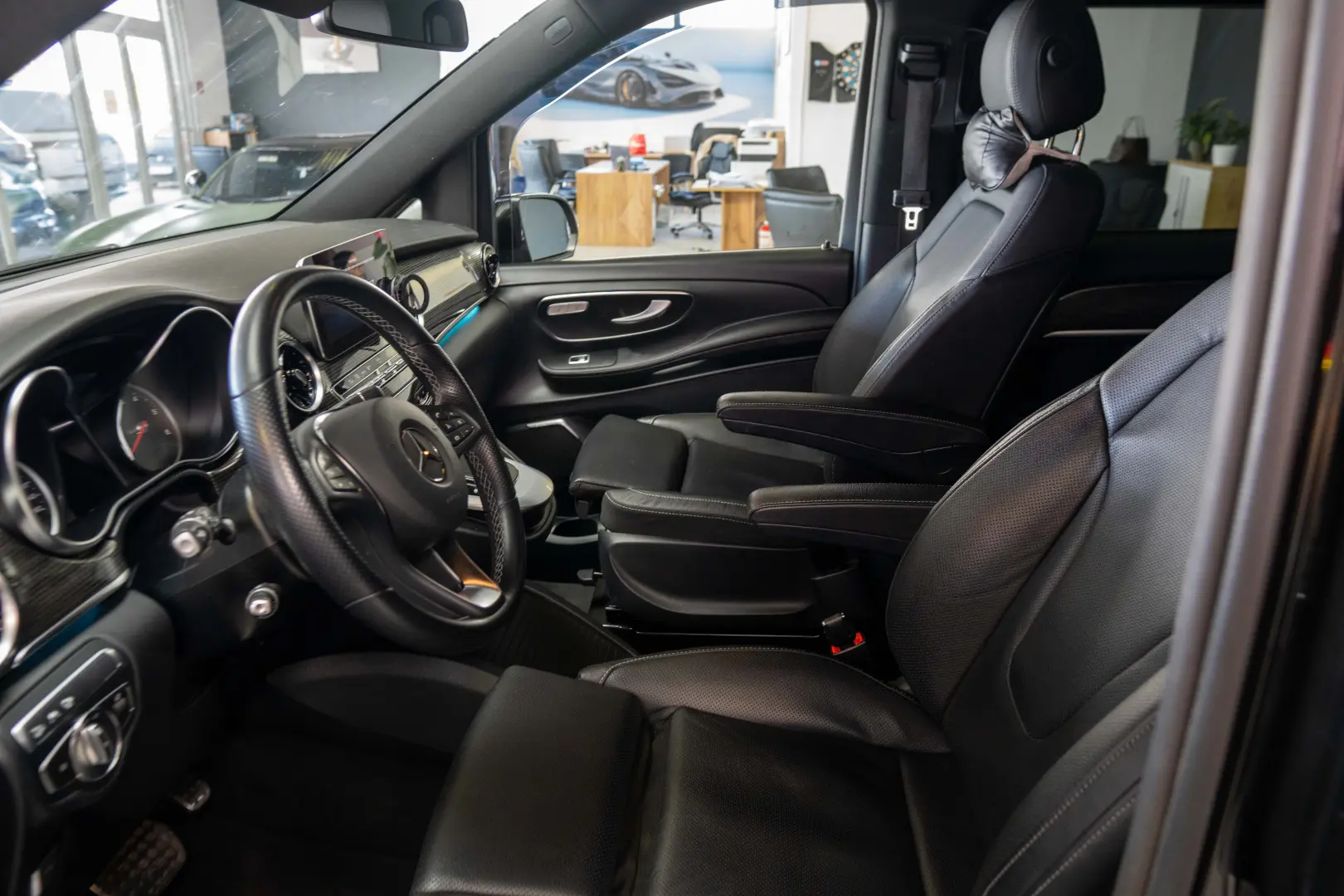 Mercedes-Benz V 300 d Combi Lung 237 CP AWD 9AT AVANTGARDE