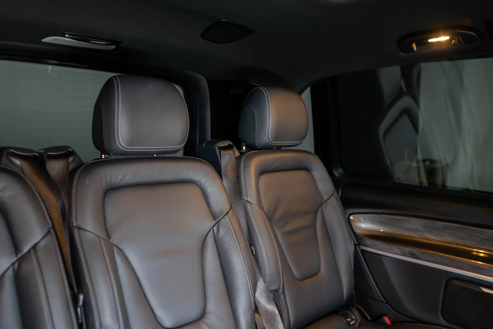 Mercedes-Benz V 300 d Combi Lung 237 CP AWD 9AT AVANTGARDE