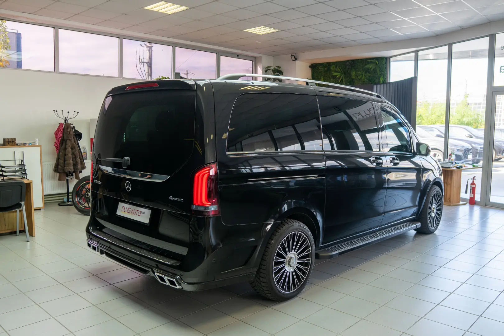 Mercedes-Benz V 300 d Combi Lung 237 CP AWD 9AT AVANTGARDE