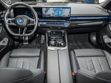 550e xDrive Limousine M Sport