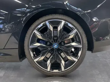 550e xDrive Limousine M Sport