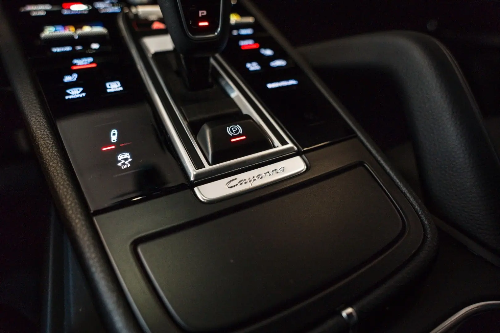 Cayenne E-Hybrid el.AHK 21 Spyder Carbon 360 HUD