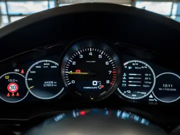 Cayenne E-Hybrid el.AHK 21 Spyder Carbon 360 HUD
