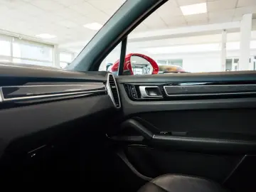 Cayenne E-Hybrid el.AHK 21 Spyder Carbon 360 HUD