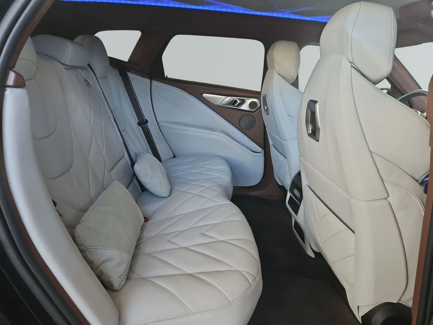 XM 50e  1.126€ netto H&K AHK Komfortzg SoftClose