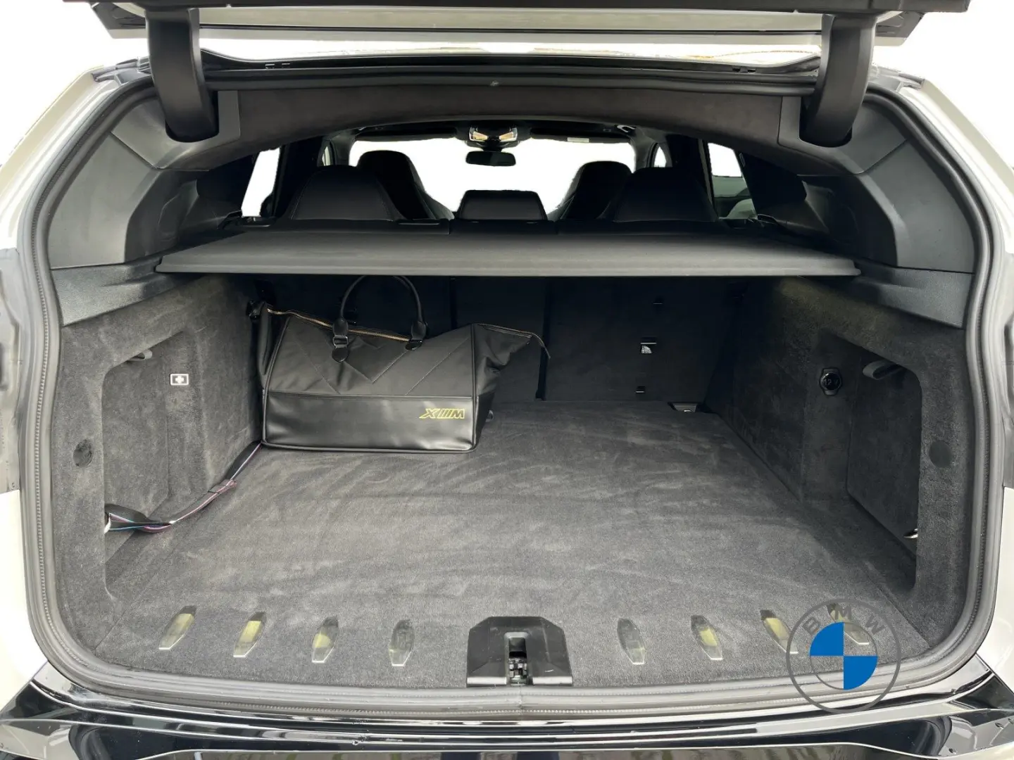 XM 50e 23  AHK Autobahnas. Massage Sitzlüft. H K