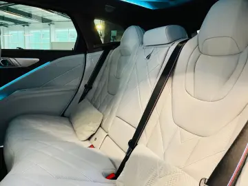 XM HUD KEYLESS BOW&WILK PANO 360 KAMERA MASSAGE