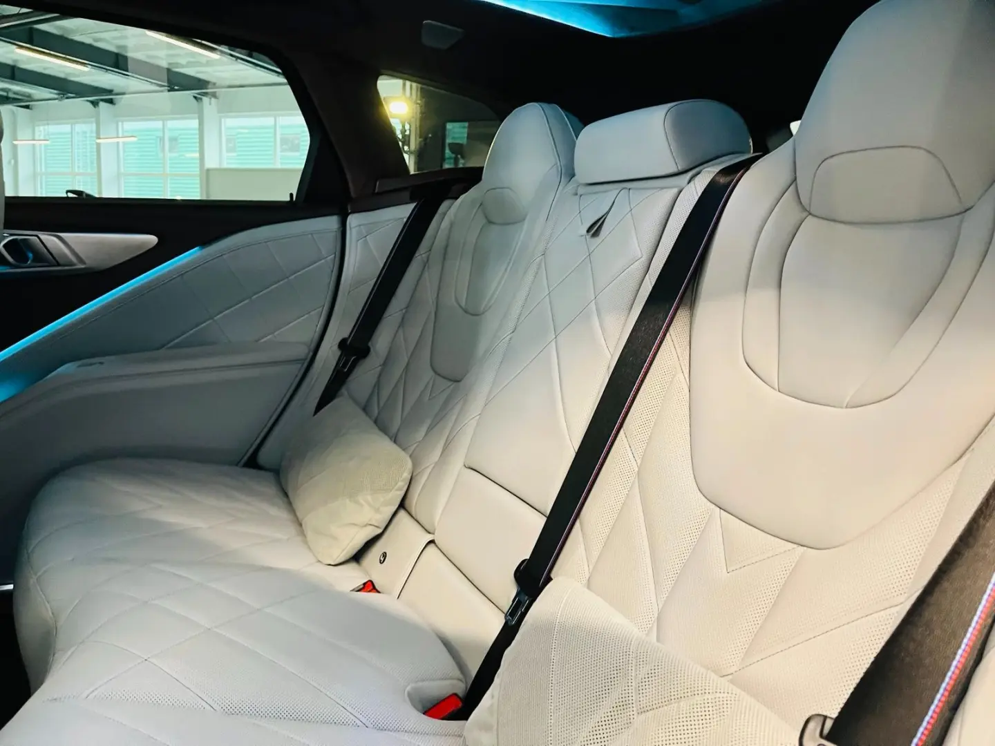 XM HUD KEYLESS BOW&WILK PANO 360 KAMERA MASSAGE