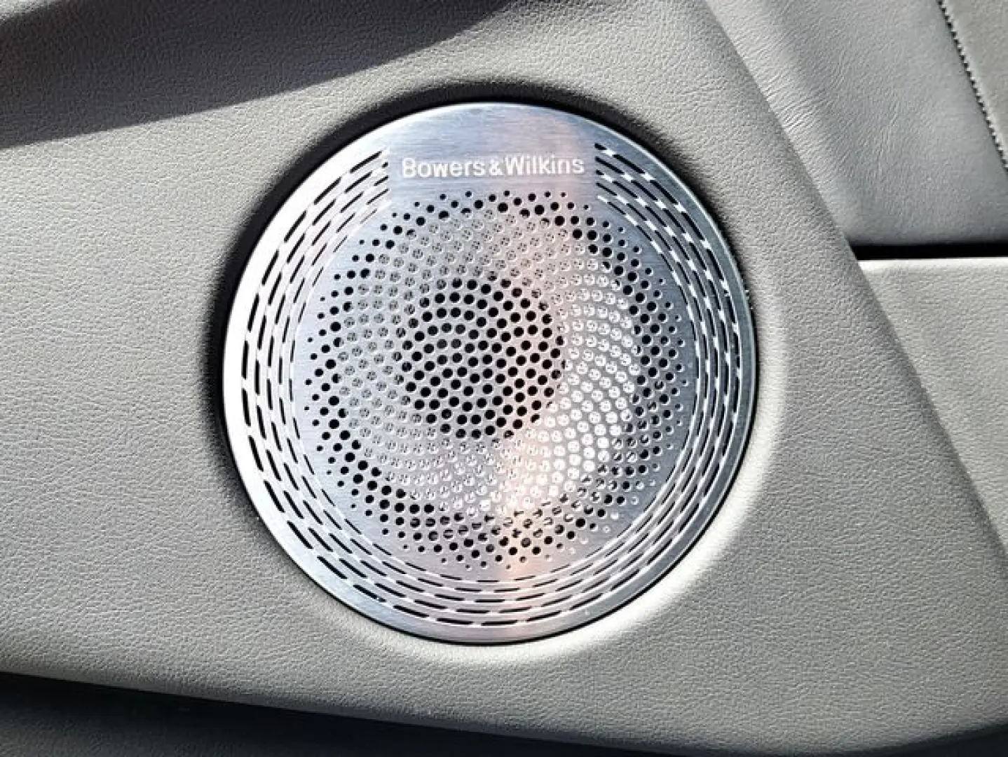 XM xDrive GARANTIE B&W MASSAGE HUD eAHK 23'' SOF