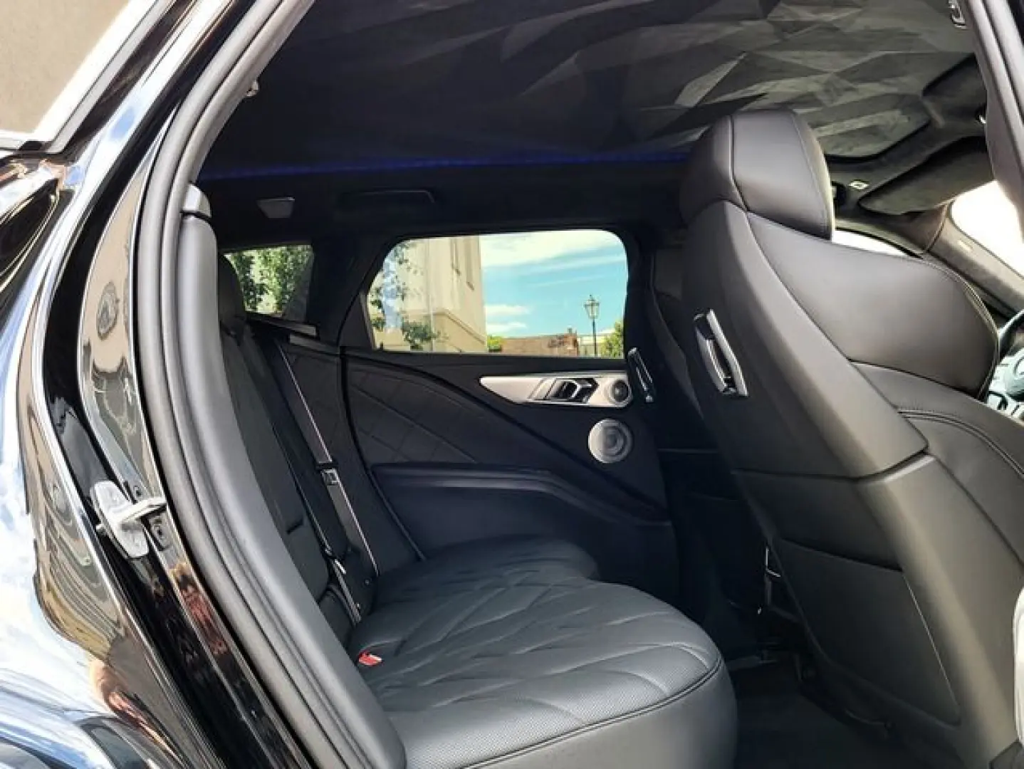 XM xDrive GARANTIE B&W MASSAGE HUD eAHK 23'' SOF