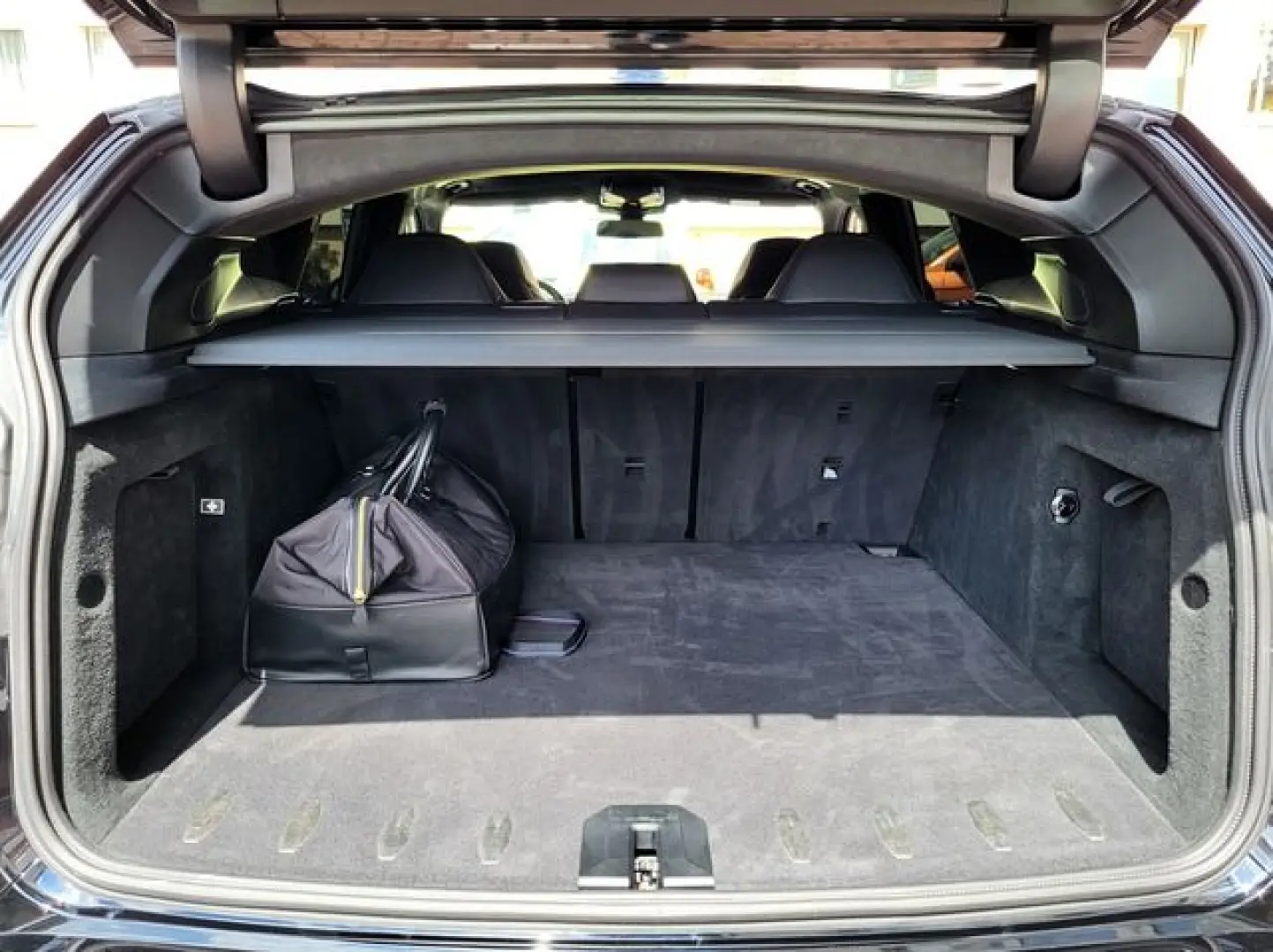 XM xDrive GARANTIE B&W MASSAGE HUD eAHK 23'' SOF