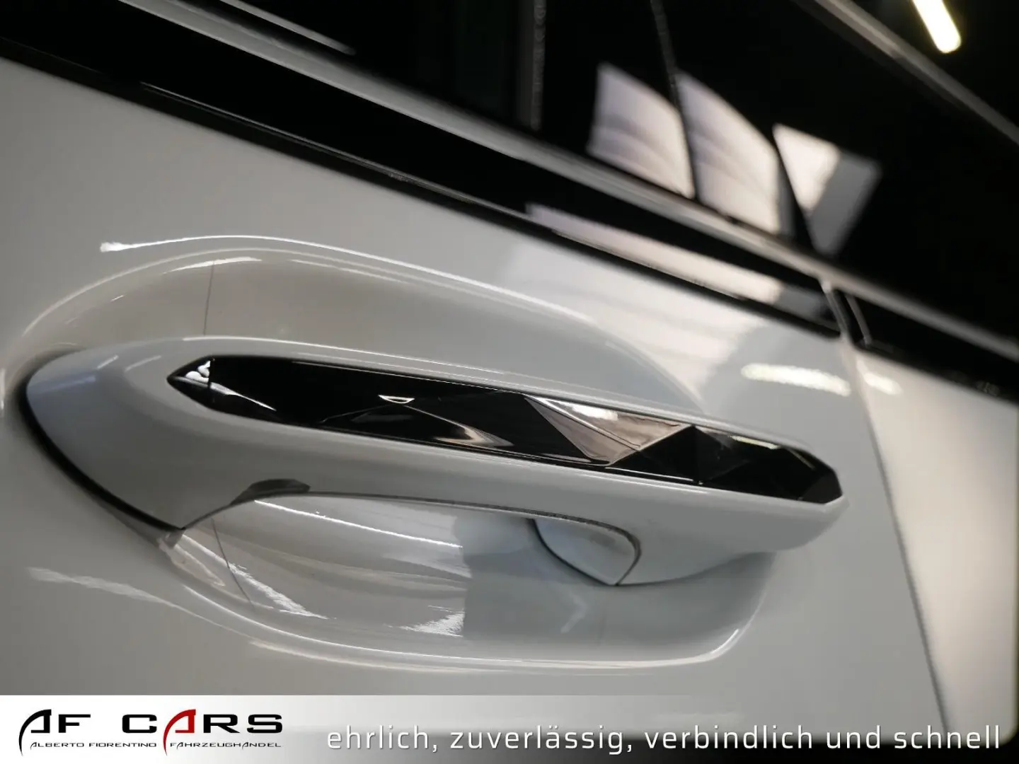 XM Shadow-Line DA Prof. B&W Soft-Close