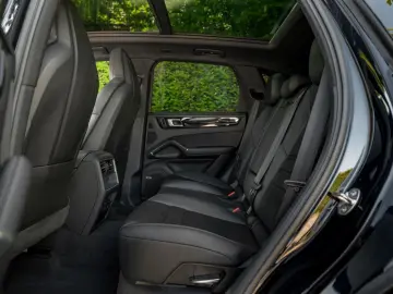 Cayenne E-Hy SportDesign HUD ACC 22 SpoAbg eAHK