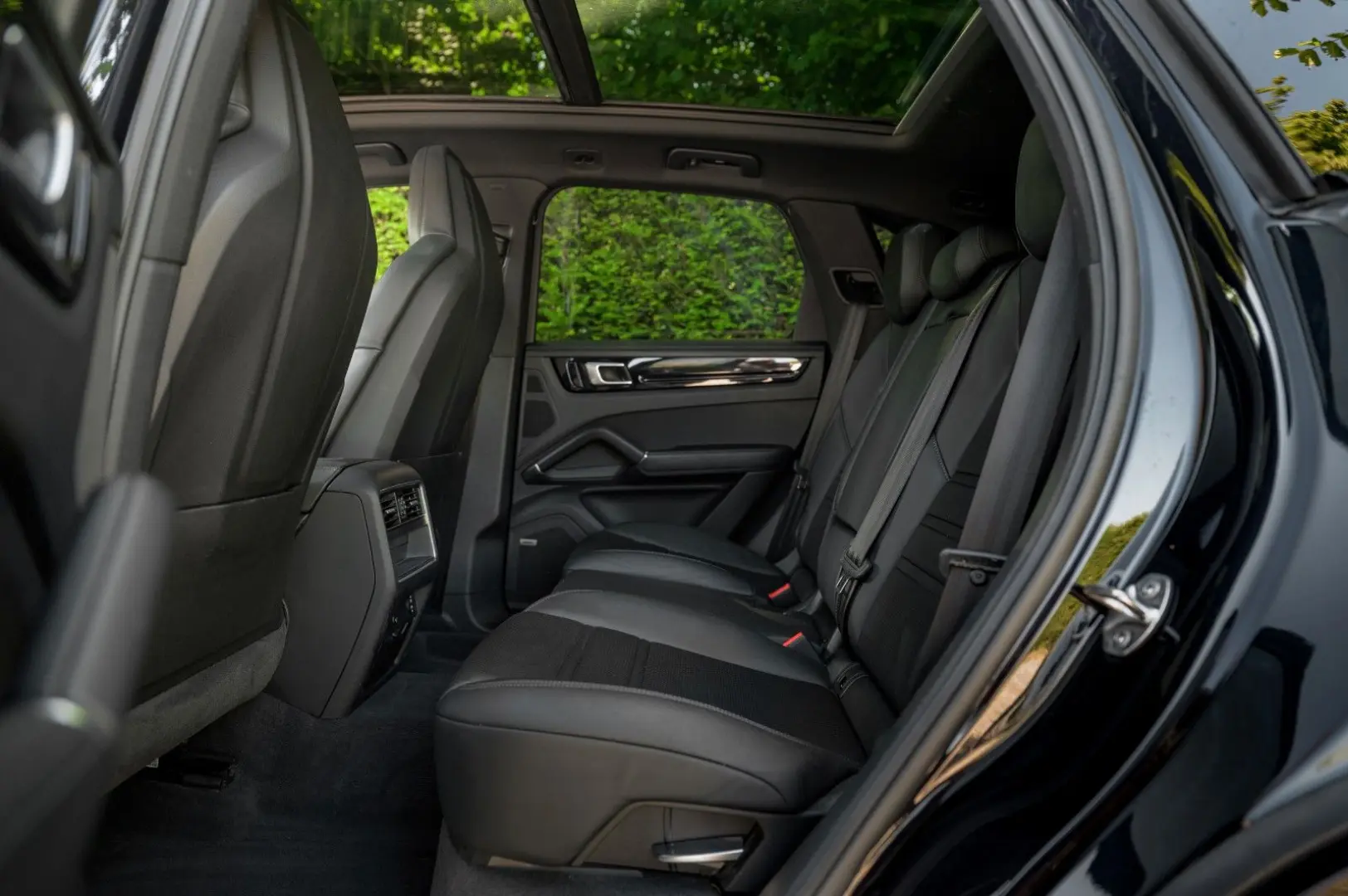 Cayenne E-Hy SportDesign HUD ACC 22 SpoAbg eAHK