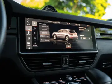 Cayenne E-Hy SportDesign HUD ACC 22 SpoAbg eAHK