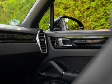 Cayenne E-Hy SportDesign HUD ACC 22 SpoAbg eAHK