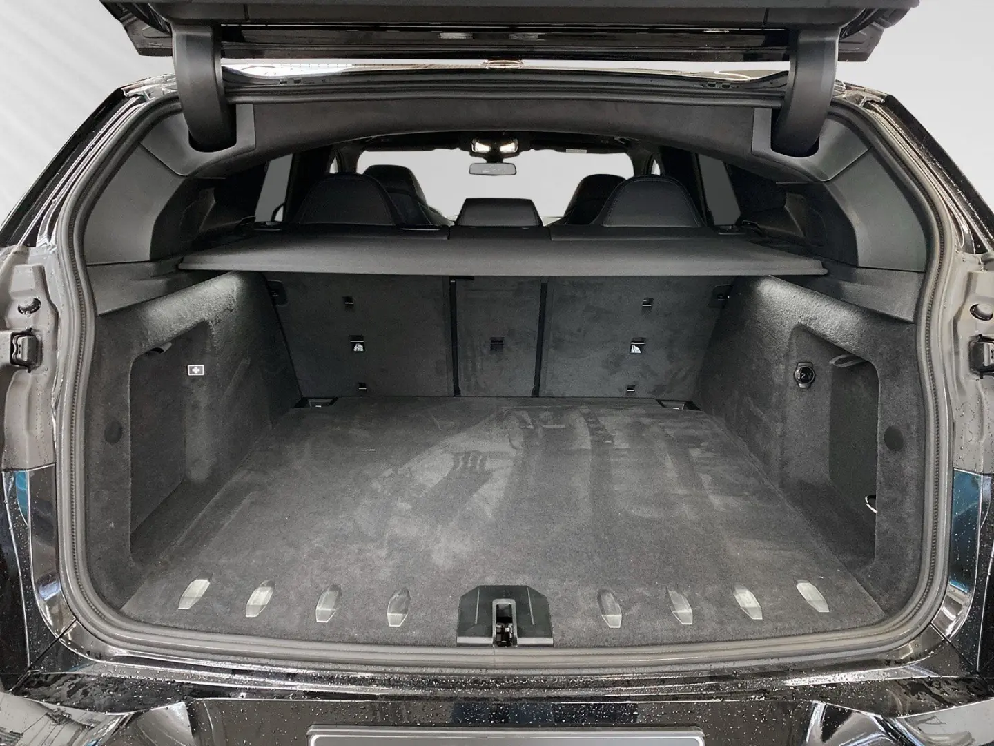 XM AHK DrivingAssist.-Prof. Bowers&Wilkins