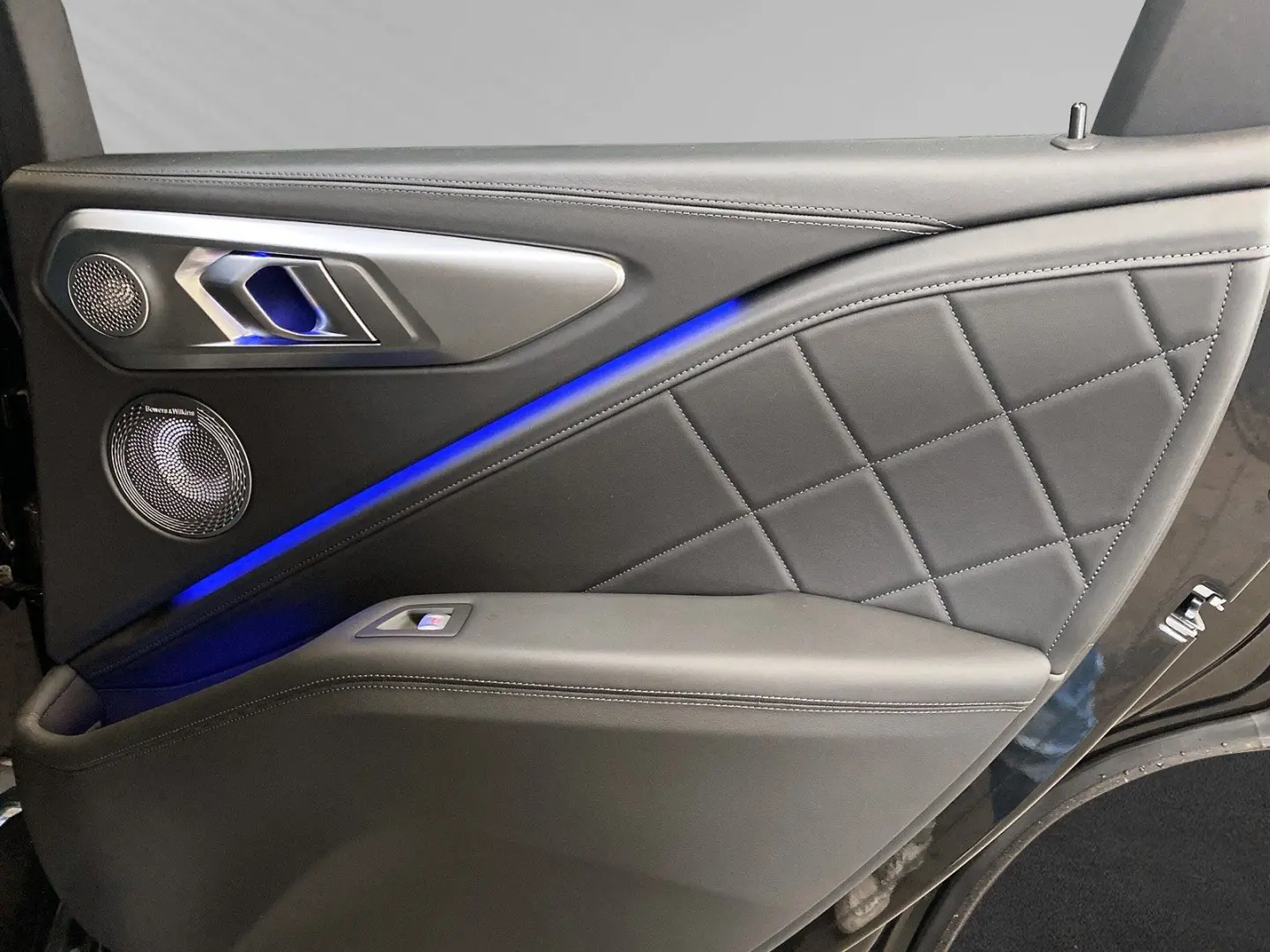 XM AHK DrivingAssist.-Prof. Bowers&Wilkins