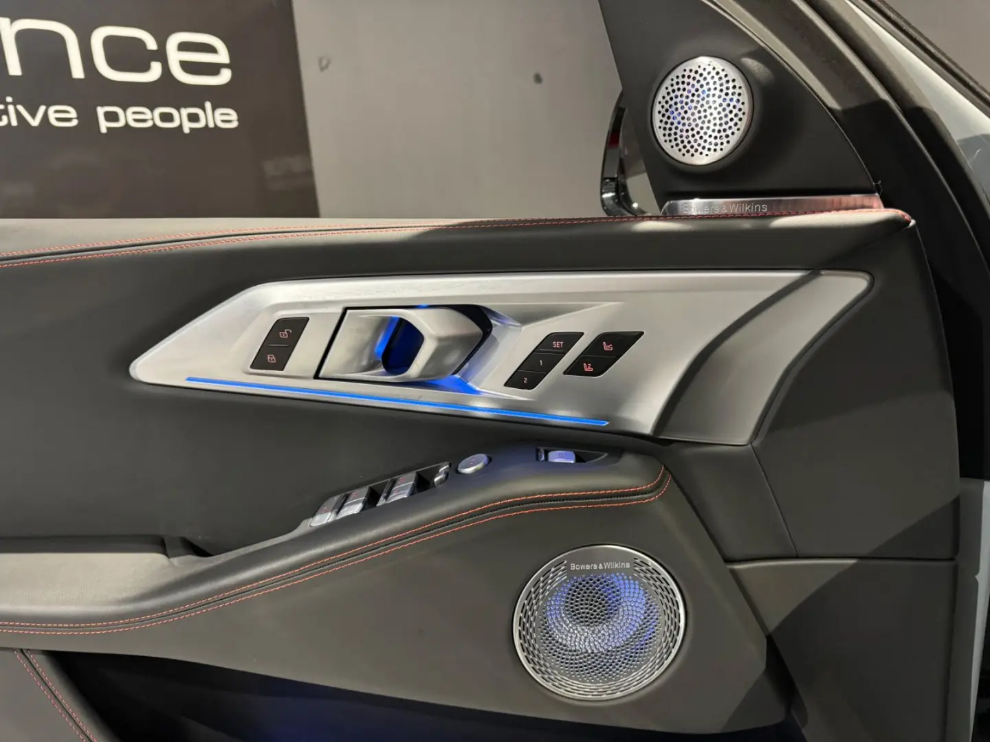 XM Label VMAX B&W 23 FULL