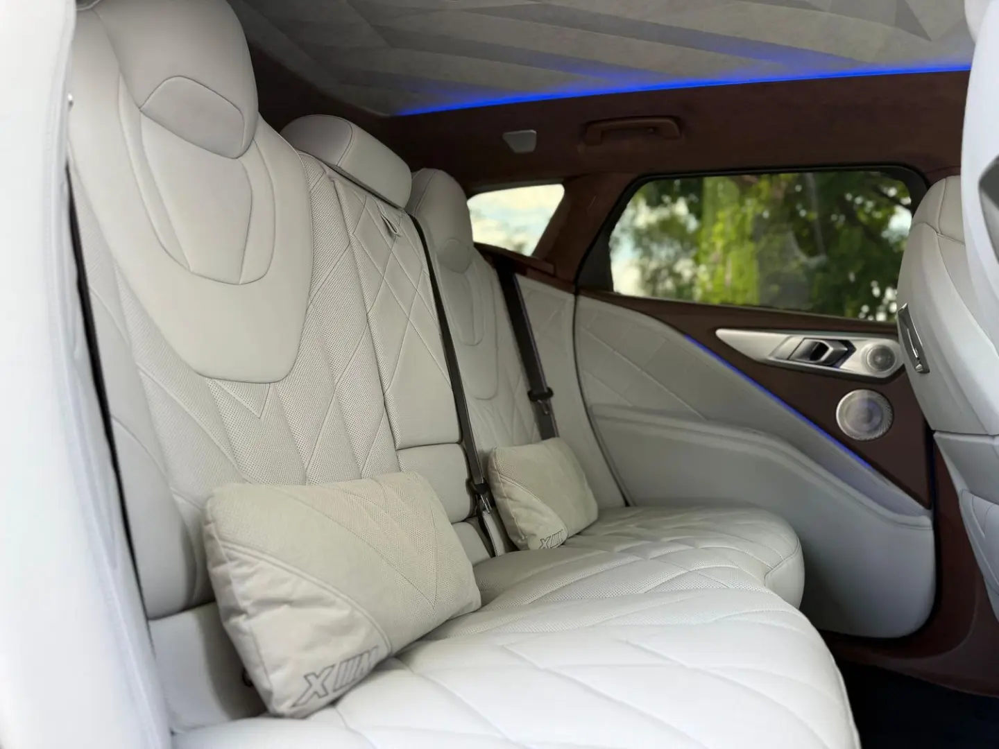 XM Individual Marina Bay Blau Merino Leder