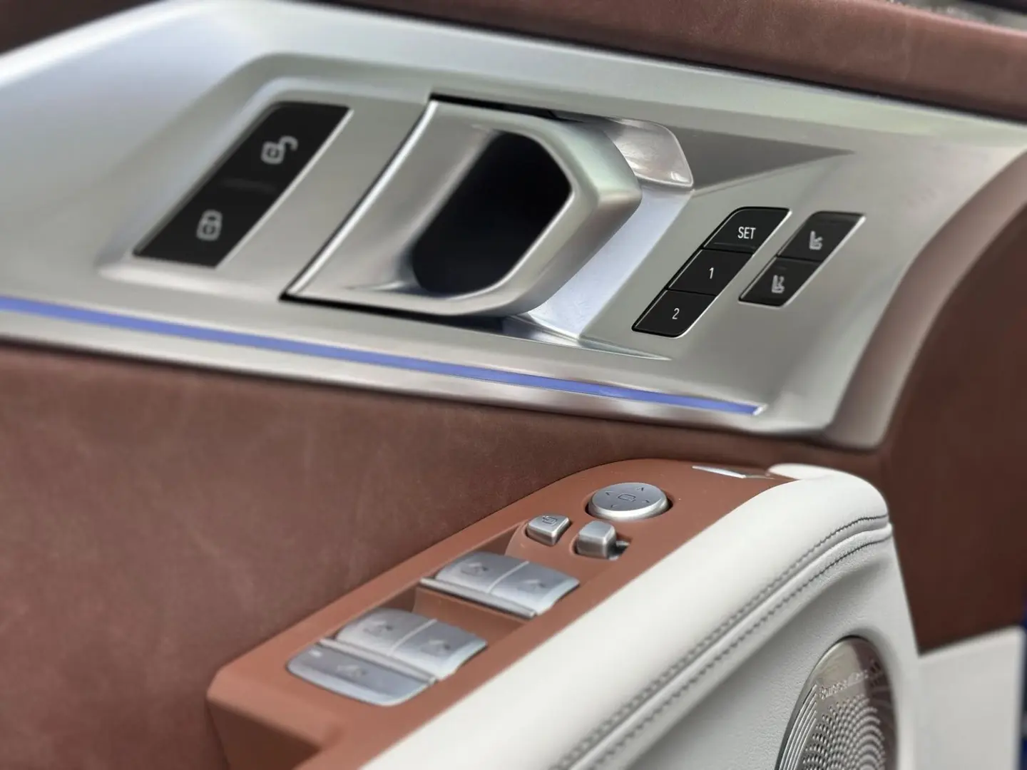 XM Individual Marina Bay Blau Merino Leder