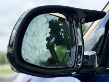 XM Individual Marina Bay Blau Merino Leder