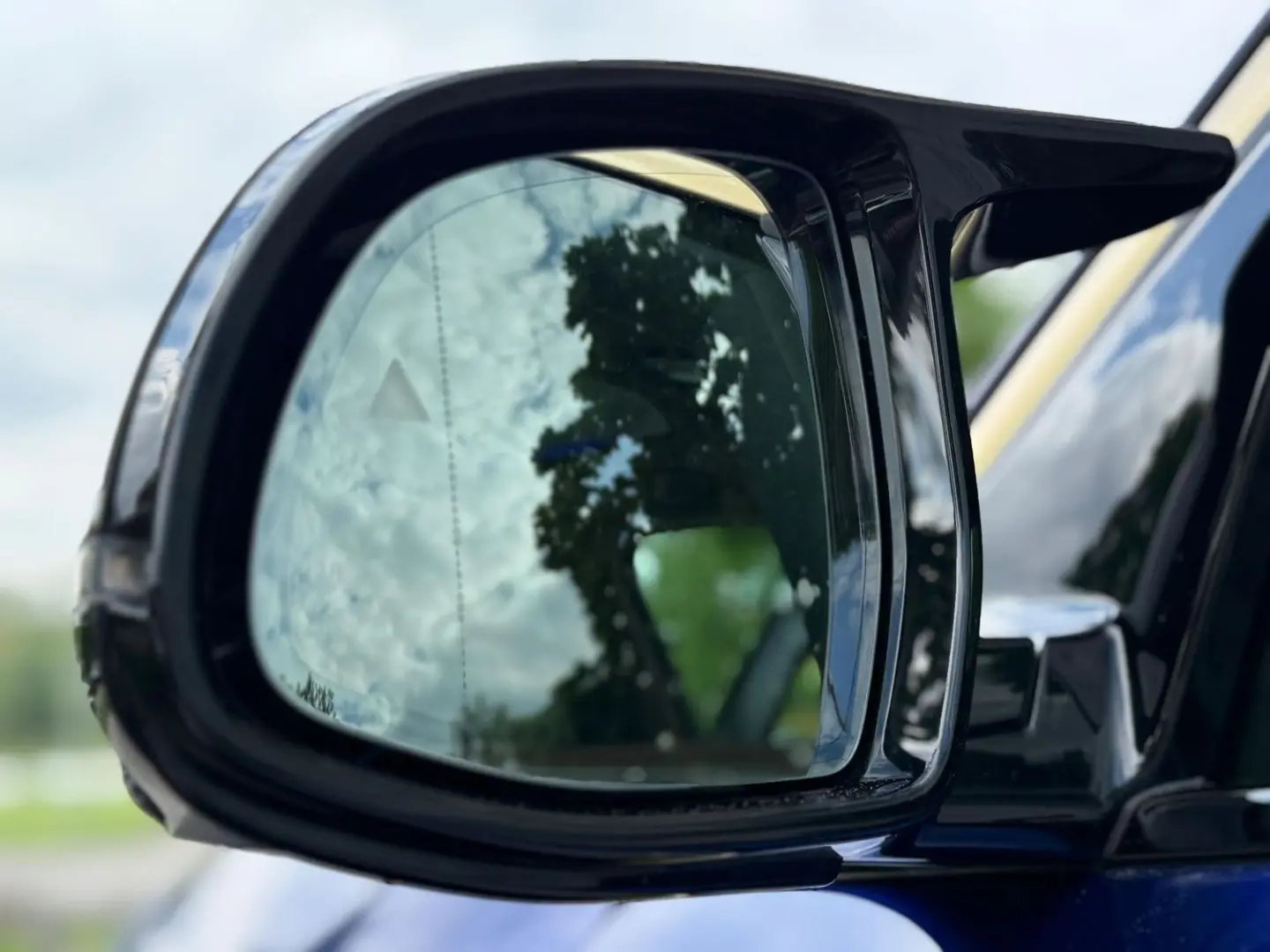 XM Individual Marina Bay Blau Merino Leder