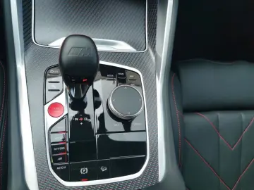 XM Label Red INDIVI KREIDE Sitzbelüft B&W Gestik