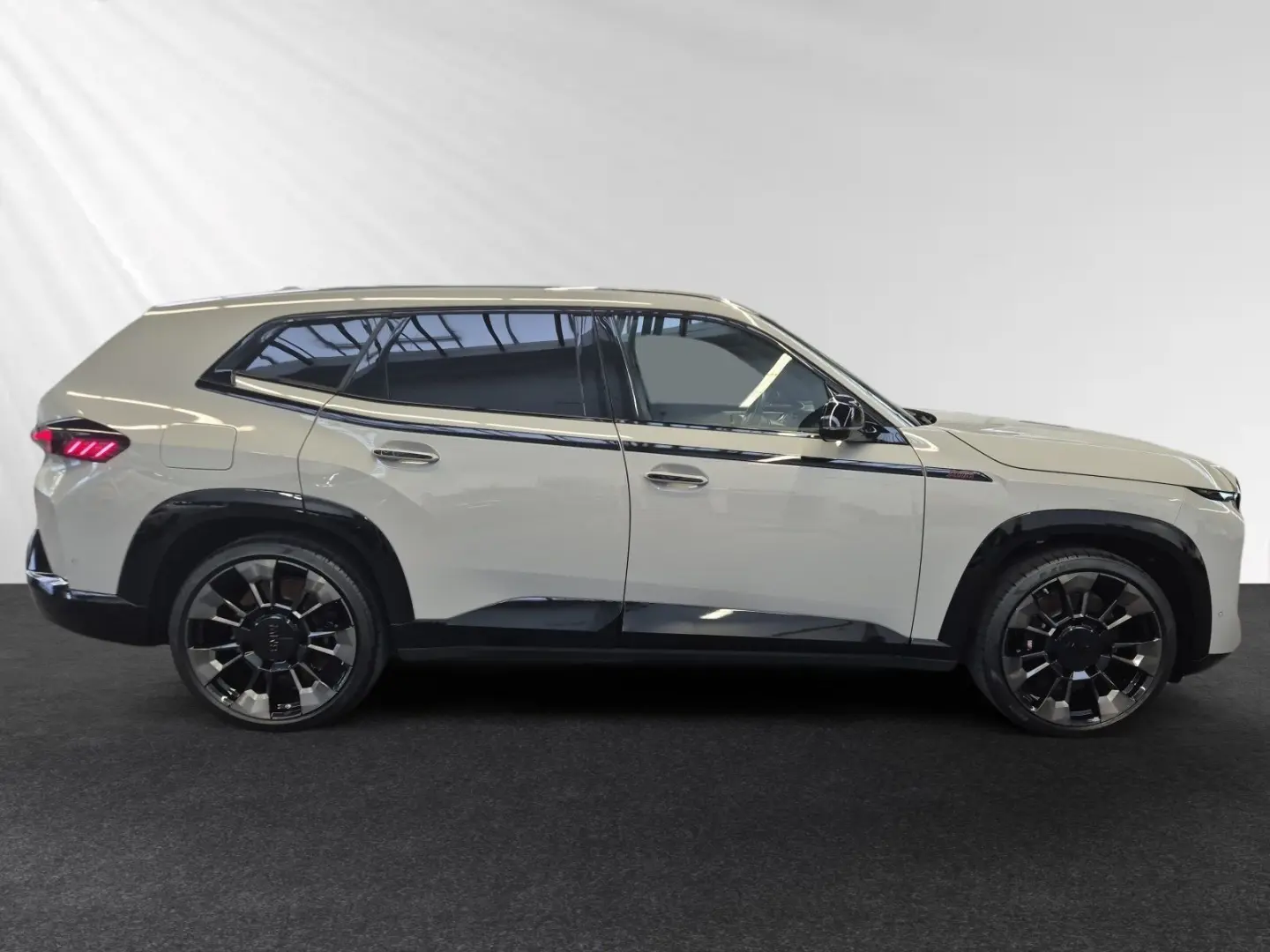 XM Label  € 1.190 Zubehörbonus  UPE  € 225.949 -