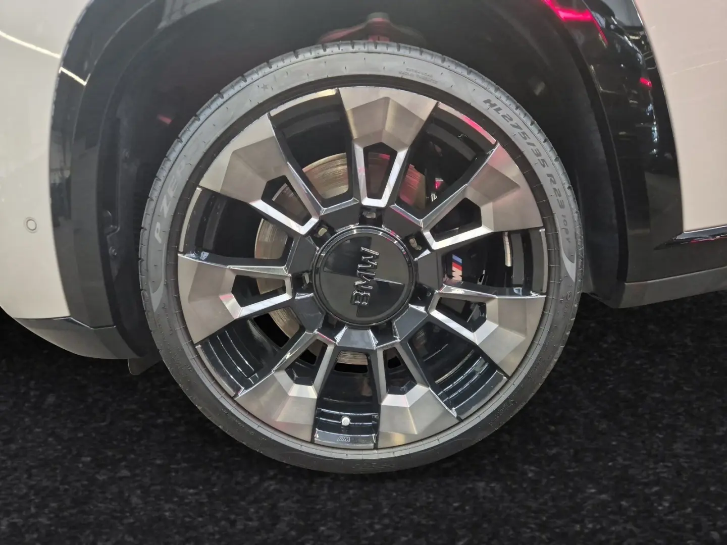 XM Label  € 1.190 Zubehörbonus  UPE  € 225.949 -