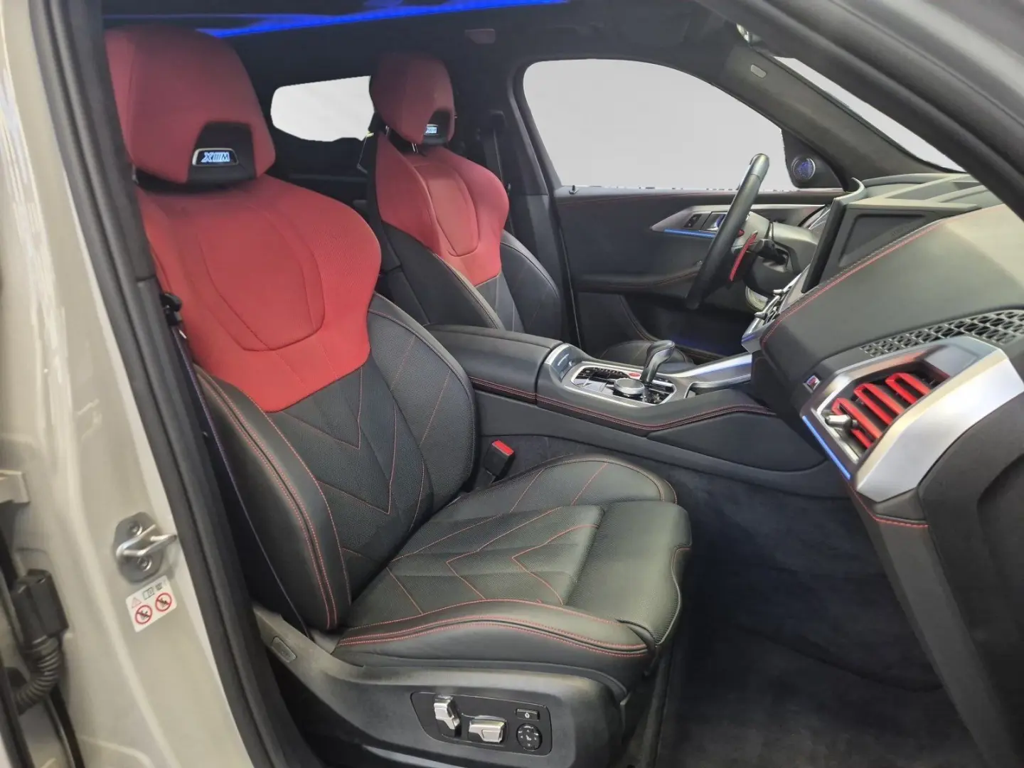 XM Label  € 1.190 Zubehörbonus  UPE  € 225.949 -