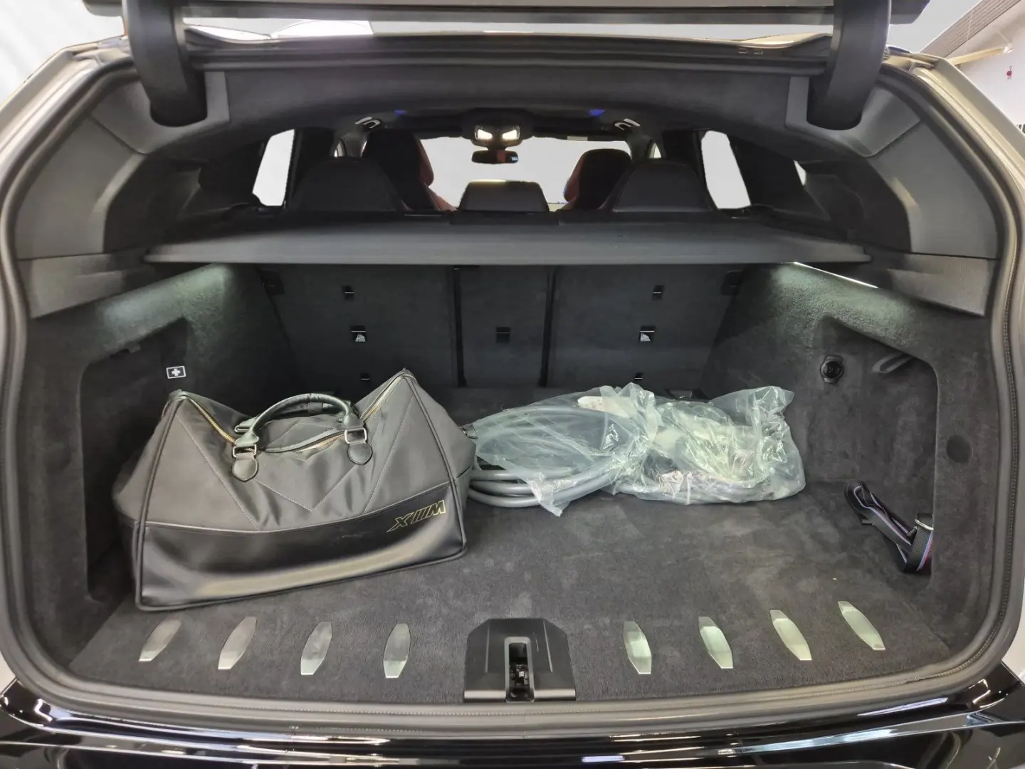 XM Label  € 1.190 Zubehörbonus  UPE  € 225.949 -