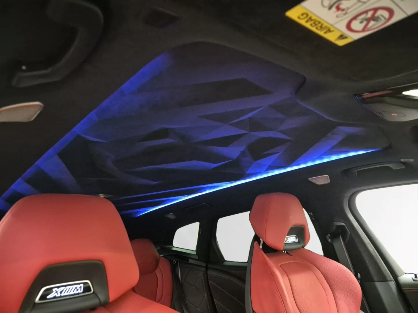 XM Label  € 1.190 Zubehörbonus  UPE  € 225.949 -