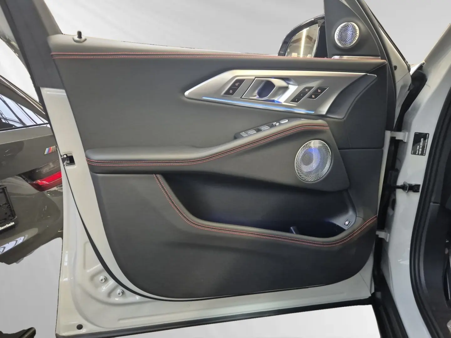 XM Label  € 1.190 Zubehörbonus  UPE  € 225.949 -