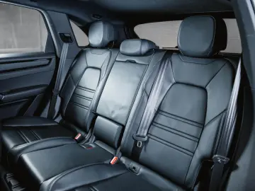 Cayenne E-Hybrid Panoramadach Luftfederung BOSE