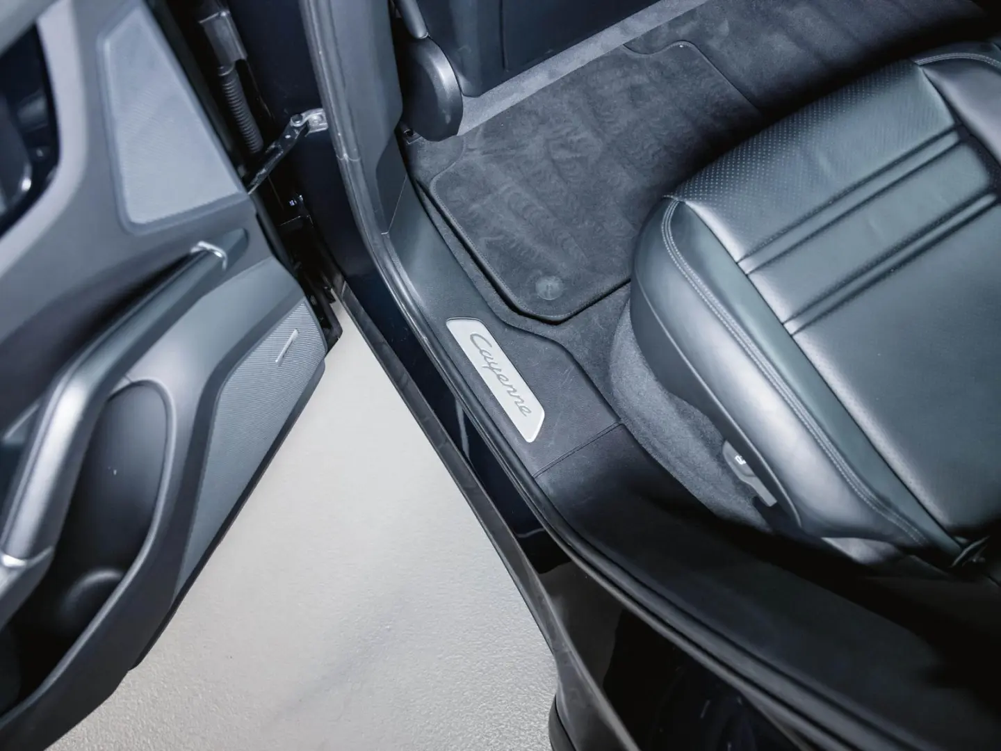 Cayenne E-Hybrid Panoramadach Luftfederung BOSE