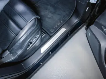 Cayenne E-Hybrid Panoramadach Luftfederung BOSE