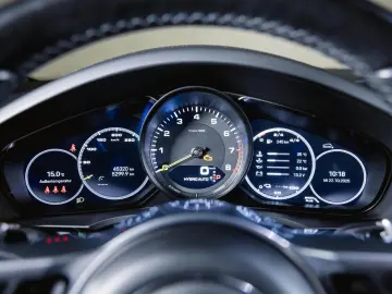 Cayenne E-Hybrid Panoramadach Luftfederung BOSE