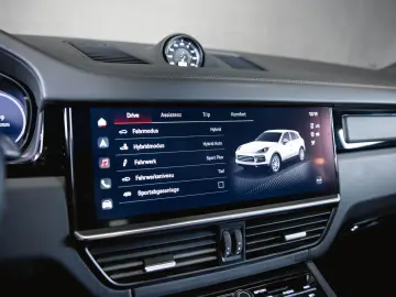 Cayenne E-Hybrid Panoramadach Luftfederung BOSE