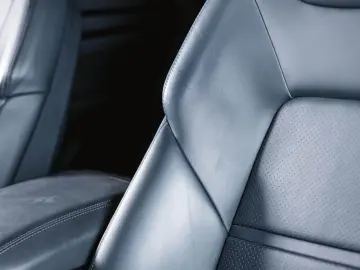 Cayenne E-Hybrid Panoramadach Luftfederung BOSE